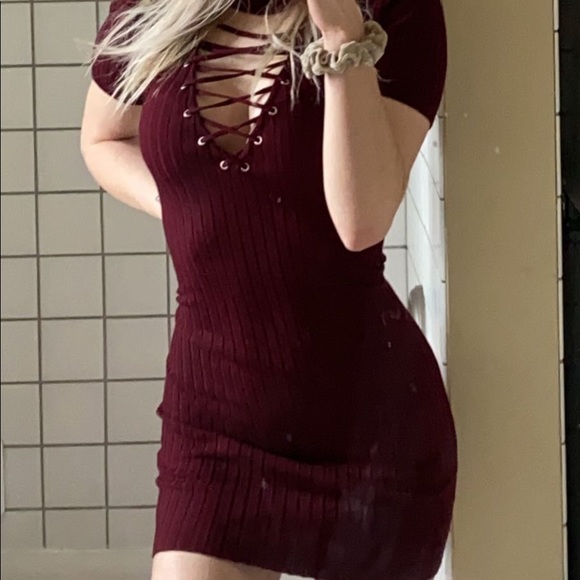 Maroon, nice fit cross style dress - Picture 1 of 3